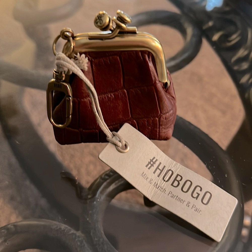 HOBO GO ❤️ for AirPods or other small essentials. It’s a Beautiful Bag Charm~NWT - Picture 3 of 8